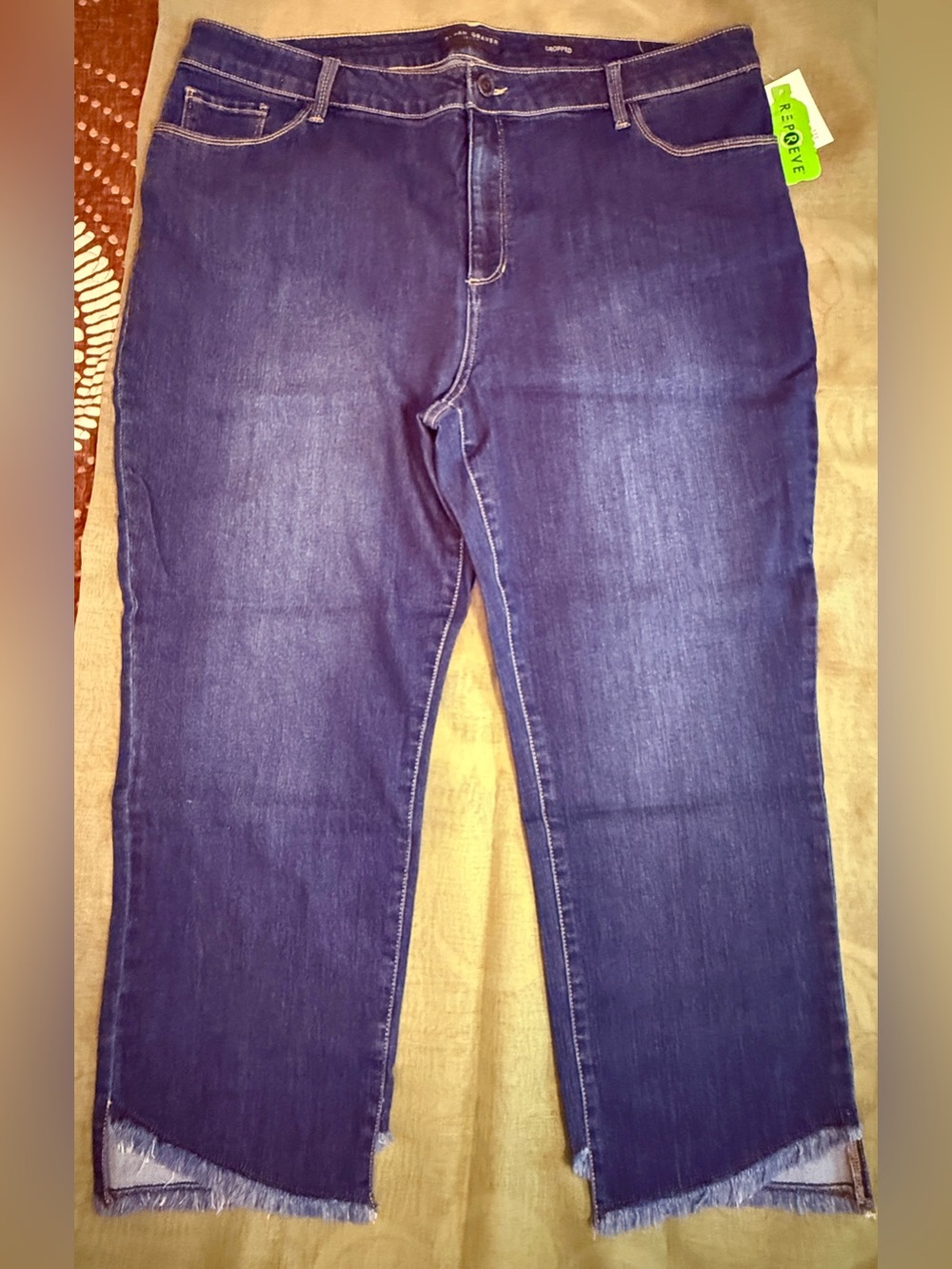 Susan Graver Asymmetrical Frayed Hem Cropped Jeans - Antique Denim (Size 20) NWT